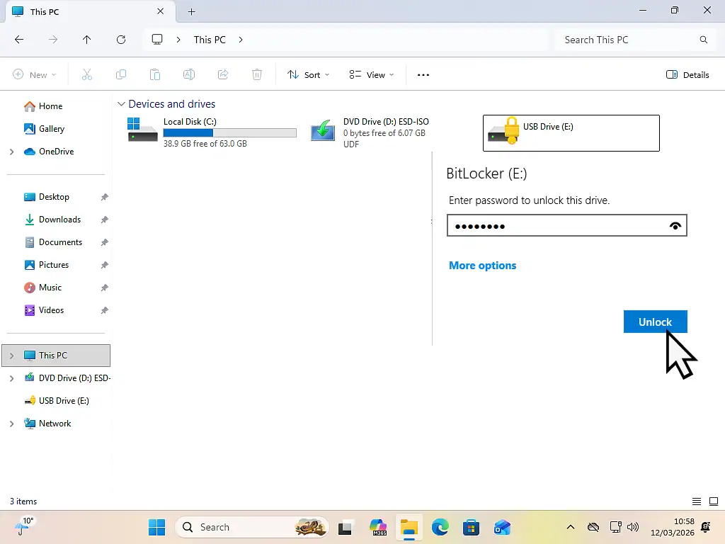 Windows 11 BitLocker To Go password prompt to unlock flash drive.